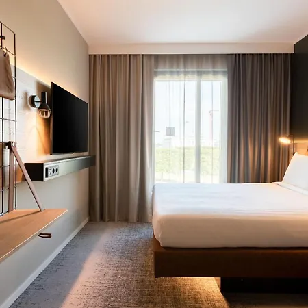 Moxy Paris Val D'europe Hotel