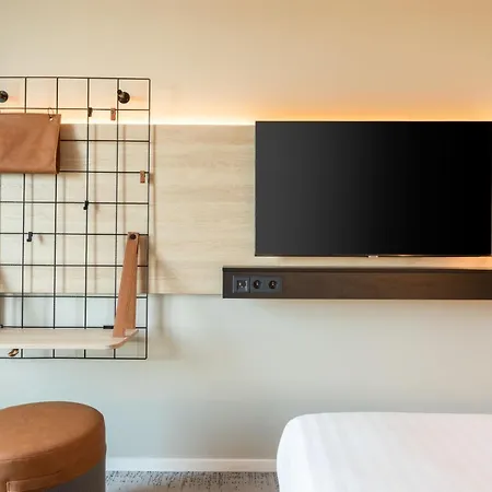 Hotel Moxy Paris Val D'europe 3*
